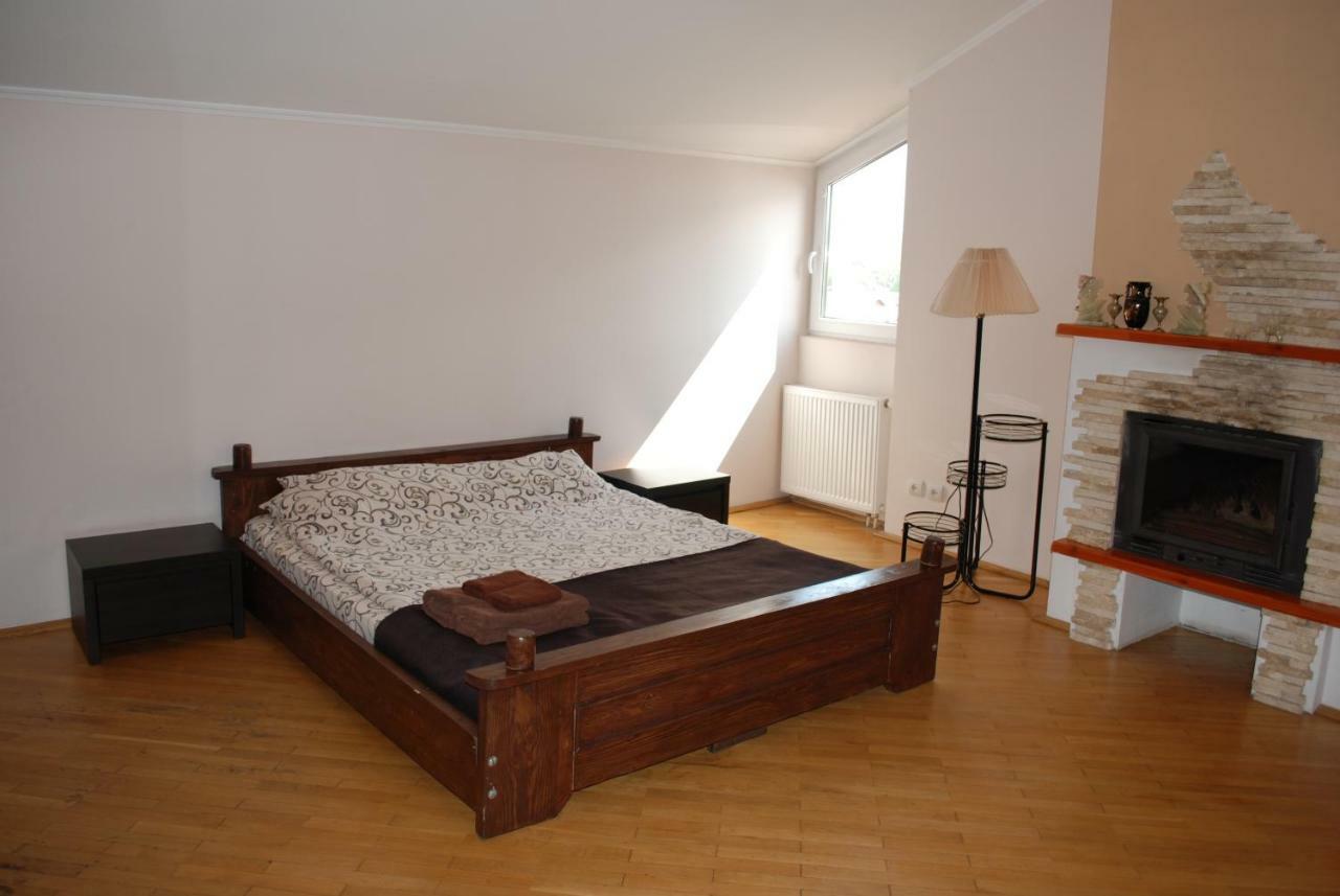 Hostel Villa Roma Lviv Ngoại thất bức ảnh