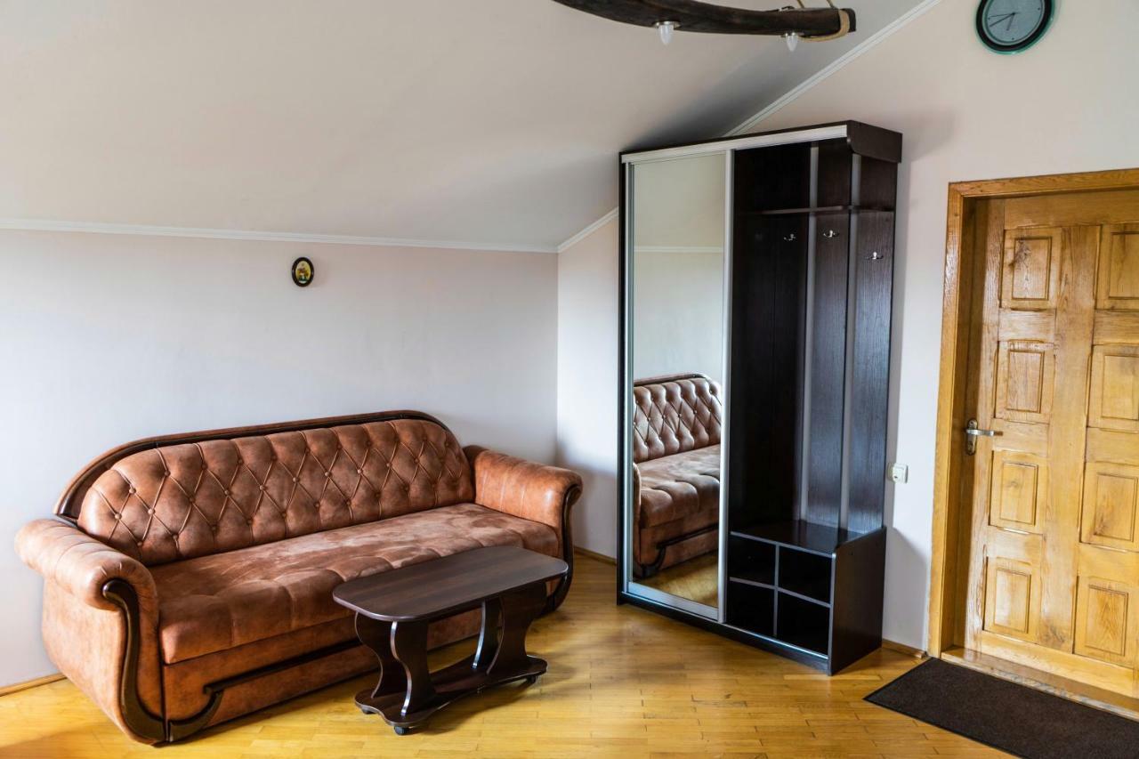 Hostel Villa Roma Lviv Ngoại thất bức ảnh