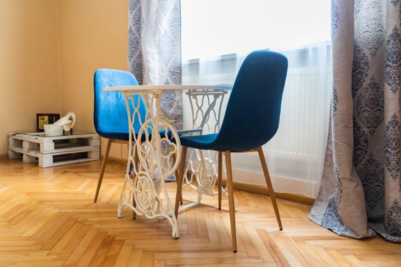 Hostel Villa Roma Lviv Ngoại thất bức ảnh