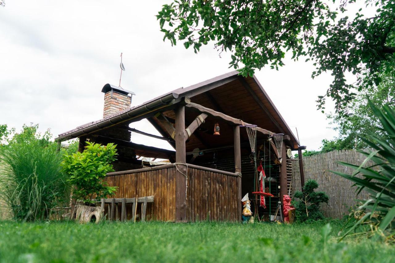 Hostel Villa Roma Lviv Ngoại thất bức ảnh