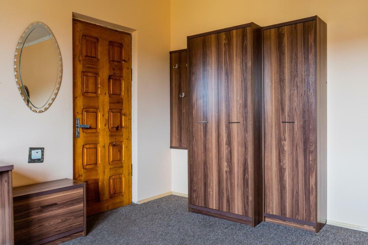 Hostel Villa Roma Lviv Ngoại thất bức ảnh