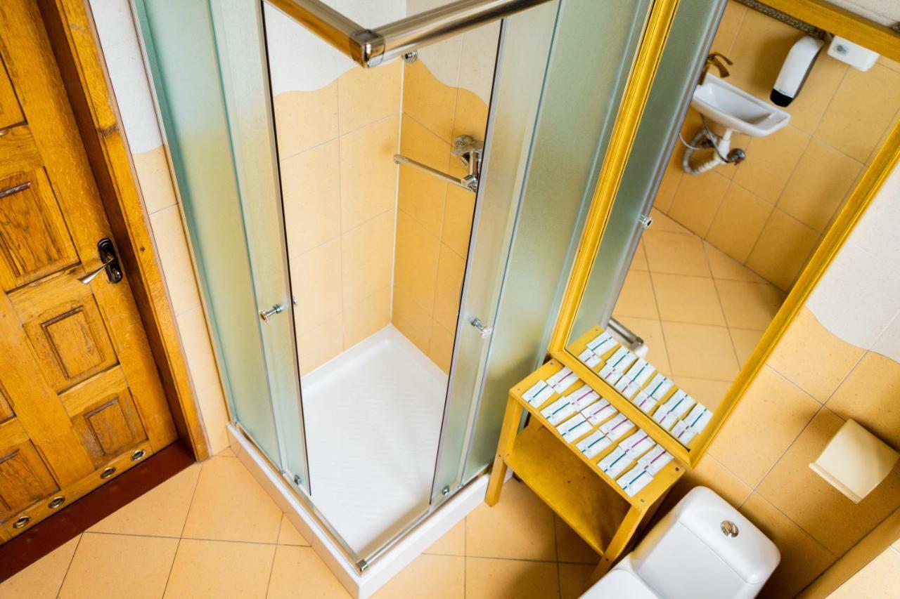 Hostel Villa Roma Lviv Ngoại thất bức ảnh